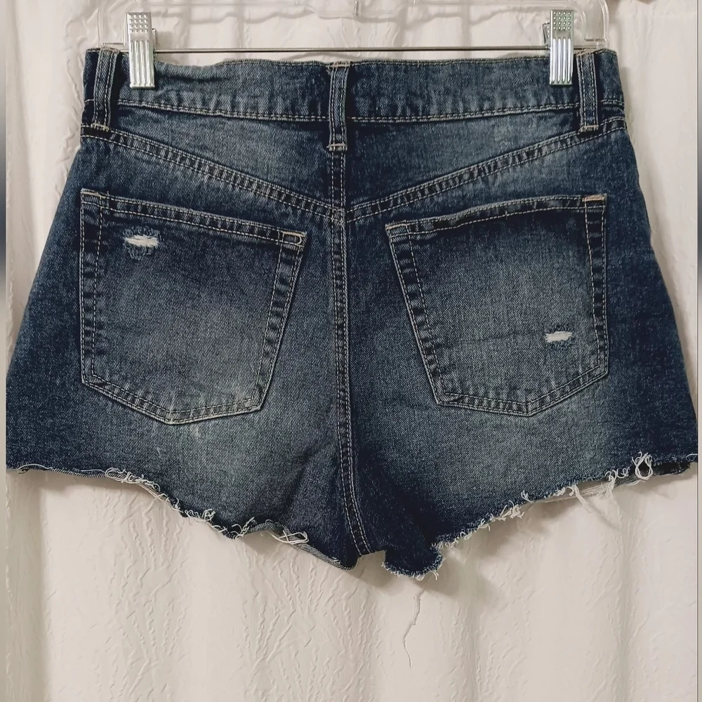 CHELSEA High Rise, Distressed, Cut Off,Clasic 5 Pockets Jean Shorts Size 5